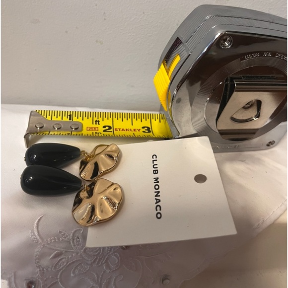 Club Monaco Tear Drop Earings New on the card!! - Picture 5 of 5